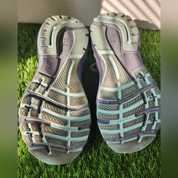 Brooks Adrenaline GTS23 Running Shoes - Size 7.5 - Picture 6 of 7